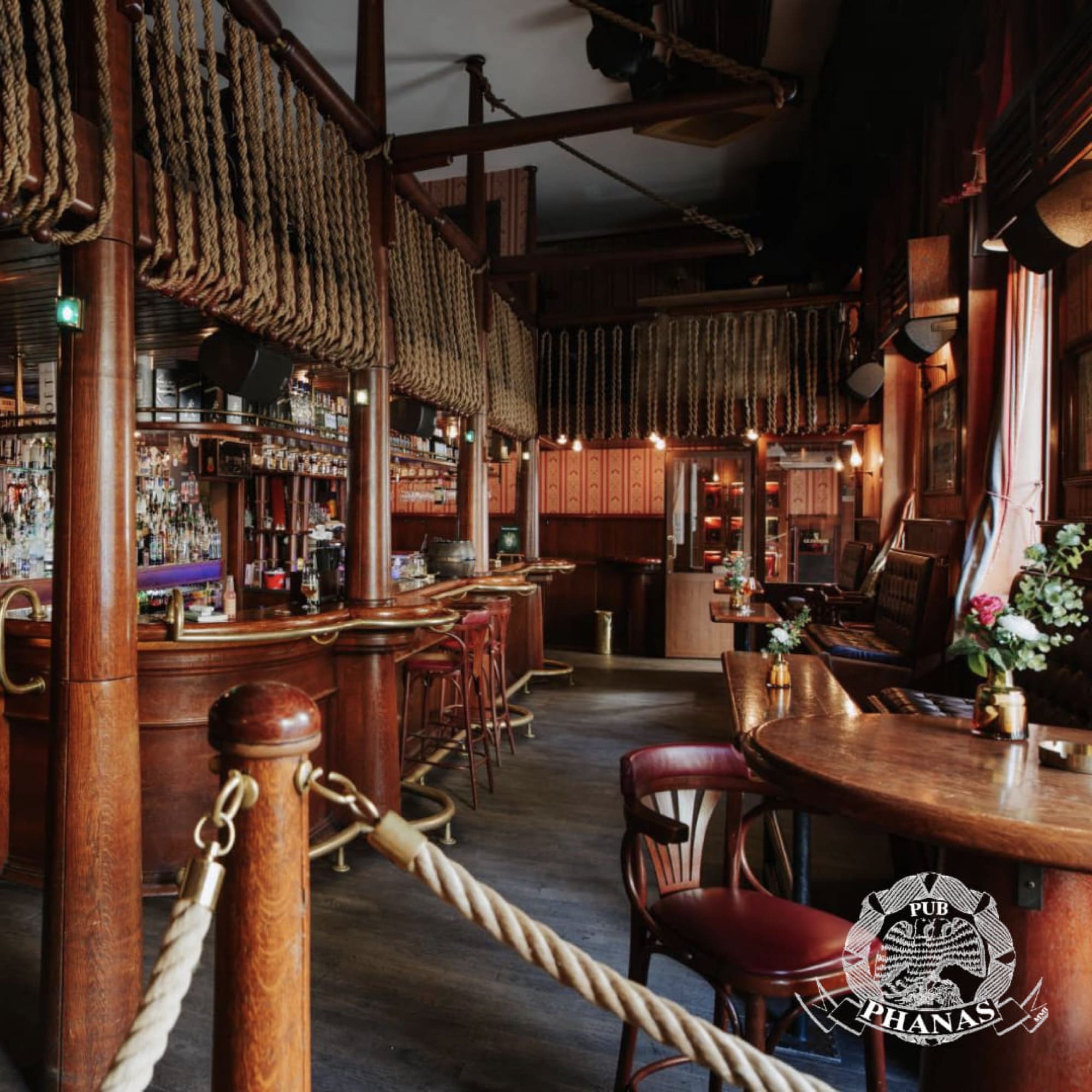 Phanas Pub