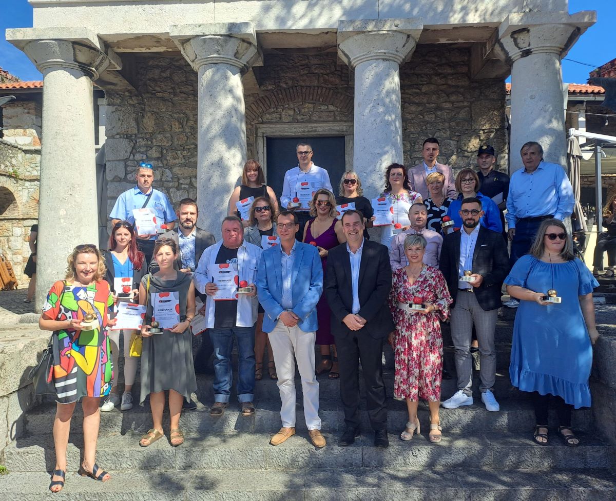 Riječka trešnja_grupna fotografija